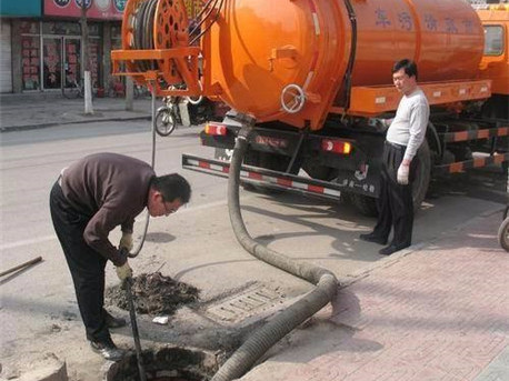 干驿镇清掏化粪池，健康生活从这里开始